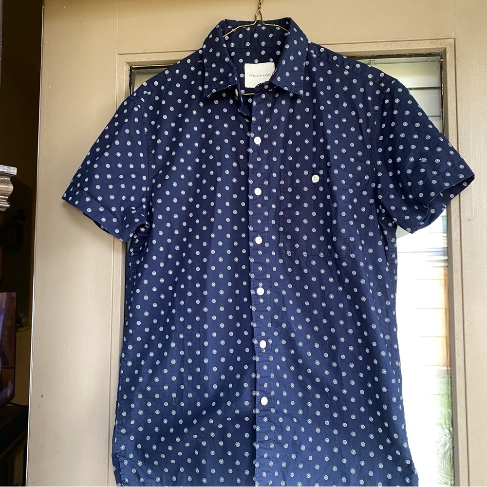 **American Eagle Navy Button-Up Shirt - Extra Small 🌊**